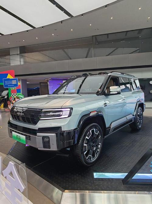 重庆259比亚迪方程豹硬派越野的爆款，英菲尼迪35周年与你共成长